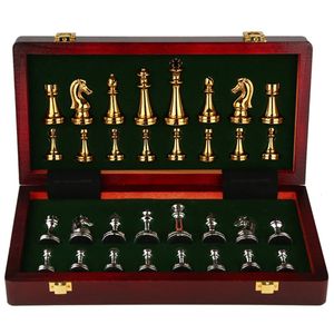 30cm figuras de xadrez de metal luxo internacional tabuleiro de madeira 32 peças de prata ouro tabuleiro magnético conjunto de jogo de família 240312