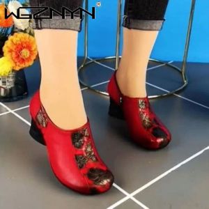 Buty Woman Mid Heels Buty Buty swobodne Kwiaty Pumpy Czarnoczerwonofioletowe oryginalna skórzana pompa 2023 Autumn Wedding Buty dla kobiet Buty retro