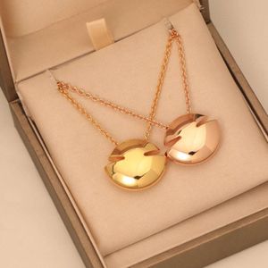 Hochwertige goldene kreisförmige Halskette, minimalistische Damenaccessoires, modische und exquisite Taubenei-Party, coole Klassiker