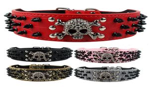 Fashion Wide Spiked Studded Leather Dog Collars Bullet Nitets med coola skalle husdjurstillbehör för medelstora stora hundar SXL5914268