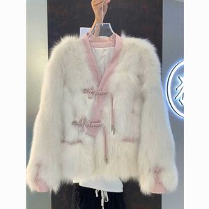Women's Fur Faux Fur New Chinese Style White Fur in Winter with a Luxurious and Beautiful Fur Coat. Womens New Cotton Jacket