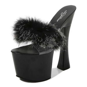 Klänningskor Sexig PVC Women Furry Slippers Red Super High Heel 20cm Platform Summer Fashion Round Party Sandaler Plus Size 43 H2403256