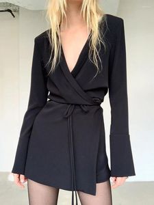 Casual Dresses Black Satin V-hals skjorta klänning kvinnor 2024 vår flare hylsa snörning upp mini eleganta damparti vestidos