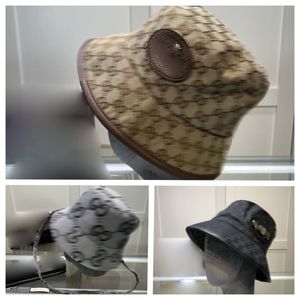 Designer bucket hat with classic full letter printed plaid fisherman hats large brim for sun shading outdoor hat with strap design beach hat