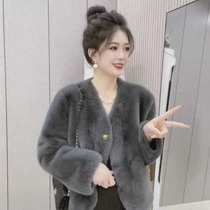 Women's Fur Faux Fur Winter New Style V-neck Polyester Plush Fur Integrated Short Fur Coat Womens Hair