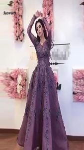 サウジアラビア語の紫色の3Dフルスリーブ付きフラワーイブニングドレス