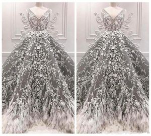 2019 New Gray V Neck Formal Dresses Evening Feather Feather Faction Party Gowns Celebrity Lace Appliques Prom Gowns Luxurious6013078