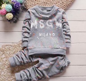 2021 Retail 2PC Toddler Ubrania dziecięce T Shirtpants Dzieci Ubrania sportowe Dzieci jesienne odzież 2151056