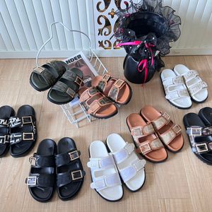 Designer Brand Women Slippers äkta läder Sandalplattform Herr- och kvinnors skor Fashion Ease to Wear Style Sandaler och tofflor 35-45