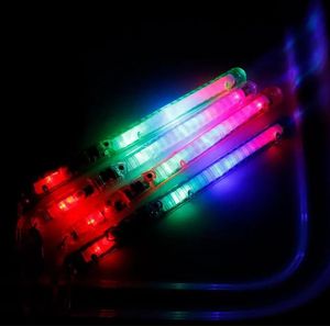 Sju färger LED Light Up Wands Glow Sticks Flashing Concerts Rave Party Födelsedag gynnar stora transparent rem repfestleveranser Färgglada flash pinnar Ljus leksak