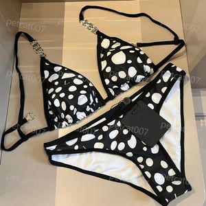 Klassisk ko tryckt bikini sexig V -hals bh låg stigning trosor set designer metall trim baddräkt mode badkläder för sommarstrand surfing baddräkt