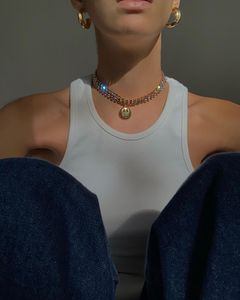 European and American Fashion Bloggers Have The Same Colored Crystal Gold Smiling Face CHOKER Neck Chain As The European Niche Fashionable Collarbone Chain