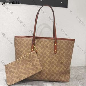 خصم 50 ٪ في المتاجر 2023 الأزياء French High Womens Tote Autumn and Winter Sendpit عالي السعة عالي السعة