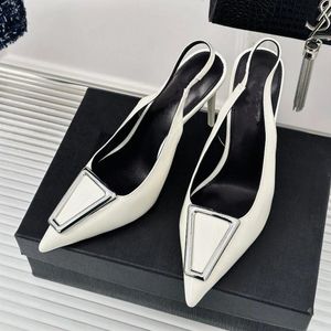 Casual Buty Projektantka moda Kobiety biały patent skórzany pasek spiczasty palce na obcasie sandały slingback zapatos mujer