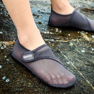 Skor 2021 Beach Water Shoes Quickdrying Swimming Aqua Shoes Seaside Slippers Surf Upstream Light Sports Unisex Flats Water Sneakers
