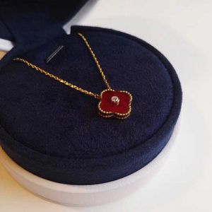 Kvinnors designer halsband lyx varumärke fyrblad klöver halsband mor till pärlhjärta halsband med diamanthänge halsband bröllop fest smycken ingen låda