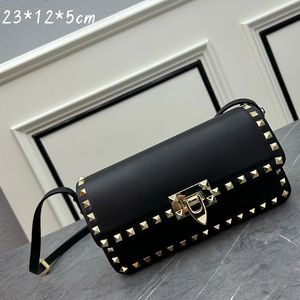 Tasarımcı Çanta Akşam Moda Çantaları 0a Yüksek Kaliteli Platin Platin Metal Aksesuarlar Omuz Çantaları Crossbody Lüks Çantası Tasarımcı Perçin Dekorasyon Cüzdan