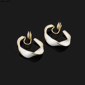 E014 Mosquito Incense Disc Ear Clip with No Holes French Small and Popular Earrings Elegant on the Internet New Trendy Womens
