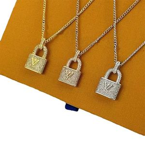 Classic Titanium Steel Lock Necklace Ladies Gold and Sier Alphabet Gift for Girlfriend Weddings Set with Diamond Designer Jewelry Does Not Fade