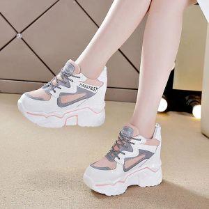 Schuhe neue weiße High Heel -Turnschuhe Frauen klobige Schuhe Wedge Sneakers Mädchen Pink Plattform Tenis Trainer Frau Dicke Soled Schuhe