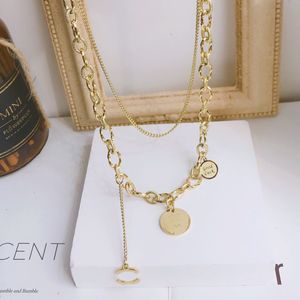 Collane di diamanti Pendenti di design Collana con lettera di marca Collana con ciondolo con lettera Girocollo con perle Catene in acciaio inossidabile Gioielli Regali di anniversario