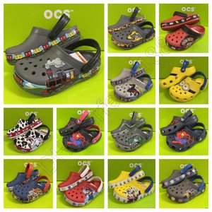 Sandały Eva Kids Crocclog Buty Krokodyla bez poślizgu Lekkie wygodne wygodne wysokiej jakości dzieci letnie plażowe slajdy projektanci kreskówkowe kapcie a-12