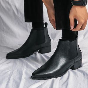 Nokta toe İngiliz tarzı erkekler kısa deri botlar moda elatik grup ayak bileği botları iş botları slip-on chelsea botları zapatos