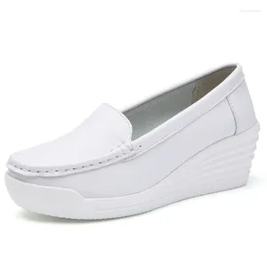 Casual Shoes Women's Soft Sole White Wedge Leather Sneakers arbetar icke-halklägenheter