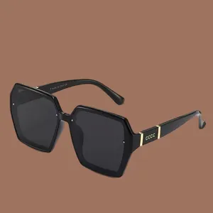 Enkla män solglasögon vintage rektangel ram svarta solskydd solglasögon för kvinnor designer all-match högt utseende bokstäver benglasig toppkvalitet FA078 C4
