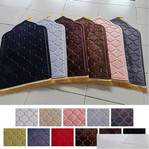 Tappeti Tappetino da preghiera in flanella Coperta da culto Inginocchiarsi Pavimento in rilievo Tappeto da viaggio portatile morbido antiscivolo Regalo Ramadan 230531 Consegna a goccia Dh7S0