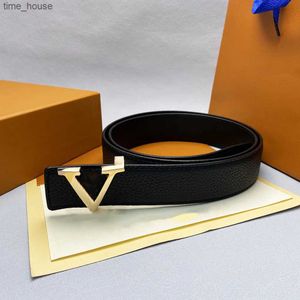 Luxurys Mens Belt Designer Women Belts Versatile BLack Belt Fashion Genuine Leather Belts Casual Smooth Silver Gold Buckle Waistband Cintura Ceinture 2304123D