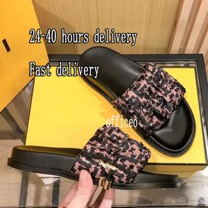 Roma Feel Stripping Slipper Mule Men Women Sandal Designer SLIDE SLIDE SLIDE LEAT Prezent na zewnątrz Slowery Modne Flat Casual Shoe Base Sandale Girl 35-42