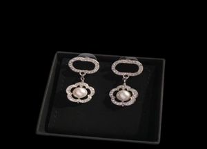 Серьги-кольца Luxurys Desingers Высокое качество Экстравагантные висячие ушные петли для женщин Классический дизайнер серебряная буква elagant 5638244