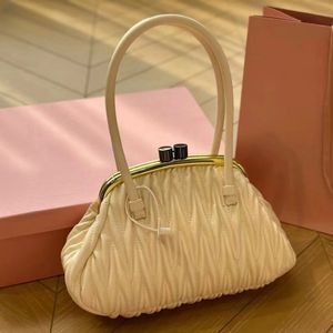 Designer Luxury Lamb Skin Dumpling Bag med axelremstorlek 28*19 cm högkvalitativ fyrkantig väska Designer Kvinnspåse Casual Cross Over Bag Handbag Cross Body Bag