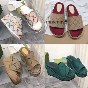 مصمم G Women Sandals منصة فاخرة النعال إسفين الكعب العالي Guccir Gucci GG Sandal ы ы Summer Rubber Shoes Slidser Printal Slids