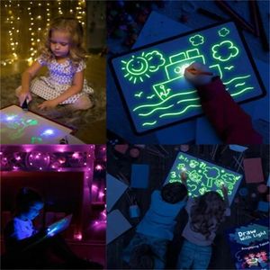Disegna con la luce Divertente tavolo da disegno Giocattoli Forniture per pittura Giocattoli per bambini Disegna magico Lavagna per scrivere a mano luminosa per la casa creativa educativa