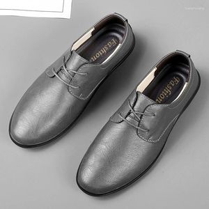 Sapatos casuais masculinos de couro genuíno mocassins de sola macia versátil plano retrô marrom negócios simples deslocamento