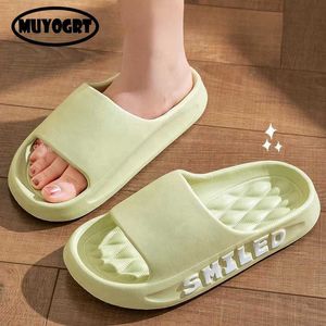 Chinelos nuvem mulheres sola grossa para homens verão praia slides banho antiderrapante casa chinelo sandálias macias moda flip-flops h240325