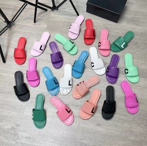 Tasarımcı Sandalet Terlik Klasik Başak Düz sivri uçlar Slayt Sandal Kalın Kauçuk Tasarımcı Sole Slipper Studs Slaytlar Slaytlar Platform Katırları Yaz Terlik Günlük Ayakkabılar