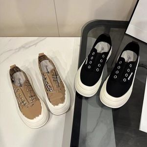 Yeni Curb Sıradan Ayakkabı Kadın Lüks Tasarımcı Moda Podyum Spor Ayakkabı Dikiş Renk Düşük Loafers Deri Kil Nefes Bulabilir Sneaker