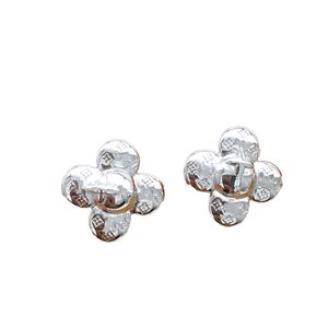 Classic V Alphabet Haute Couture Designer earrings Fashion Brand Stud Earrings Designer Luxury Earring Women Accessories Silver flower Charm Earring