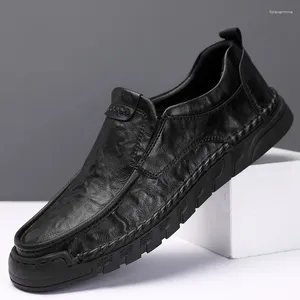 Casual skor sommar män mens loafers bekväma läder mockasins andningsbara glid på lägenheter ihåliga manliga körningar