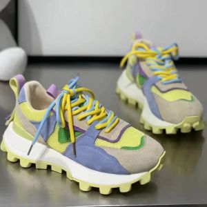 Skor blandar färgplattform sneakers kvinnor 2023 våren koreansk stil tjock sula vulkaniserade skor kvinna hiphop andningsbara avslappnade skor