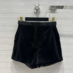 2024 Black Bezpłatna wysyłka Kobiety Designer Pockets Zapip Krótkie spodnie 3217