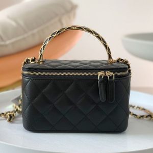 Borsa tote di lusso superiore Borsa firmata Borsa per il trucco da donna Borsa retrò stile diamante cava Con specchio incorporato Lo stile di design a catena retrò è alla moda e raffinato