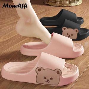 Pantofole NUOVE donne Scivoli da spiaggia Cartoon Bear Infradito da uomo Suola spessa Bagno interno Scarpe antiscivolo Sandali estivi da coppia H240325