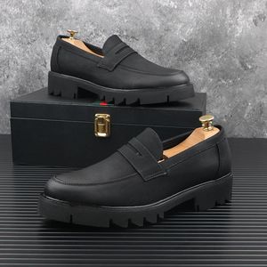 Sapatos casuais masculinos de couro genuíno deslizamento-on sapato de condução de negócios casamento formal vestido preto na moda plataforma mocassins calçados masculinos