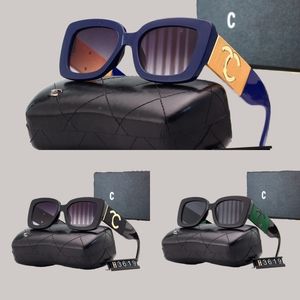 Vintage Luxury Designer Solglasögon Kvinnan Squareness Black Blue Frame Sun Glasses UV400 Protection Glasses Designers Sport Beach Shading Bekväm FA095 E4