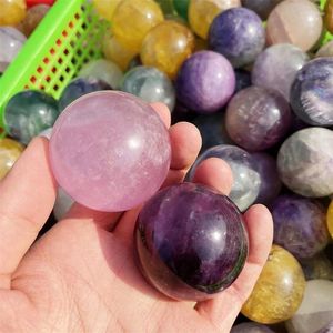 Dekorativa figurer 1 kg naturfärgad fluorit sfär kristallkula massering meditation reiki helande sten heminredning utsökt