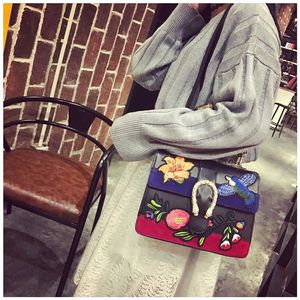 2021 Fashion Embroidered Bag Women Famous Brands Designer Flower Bird Bamboo Shopper Shoulder Crossbody S Posdr